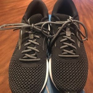 Brooks Revel 2 - NEW - only worn for 1 hour